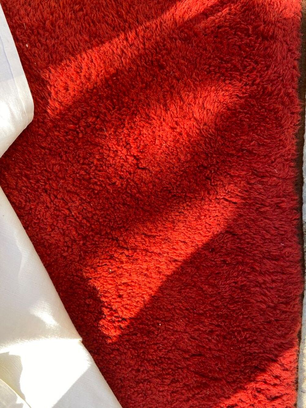 Grand tapis 100% laine tres joli rouge en ex etat Décoration