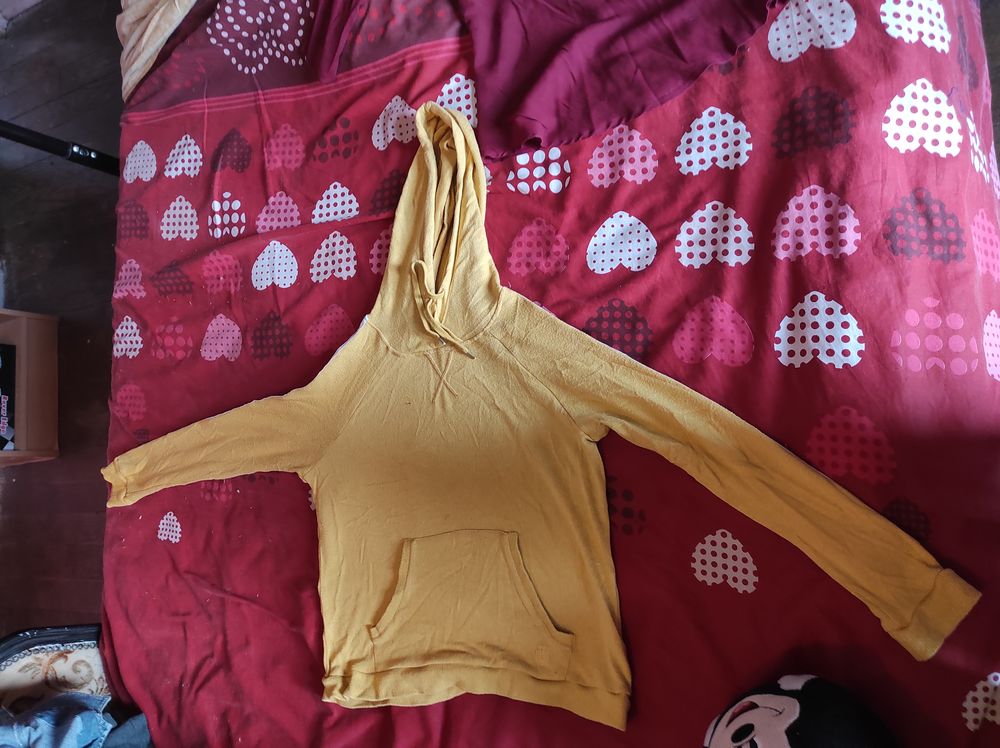10€ deux haut taille 38/40 Vêtements