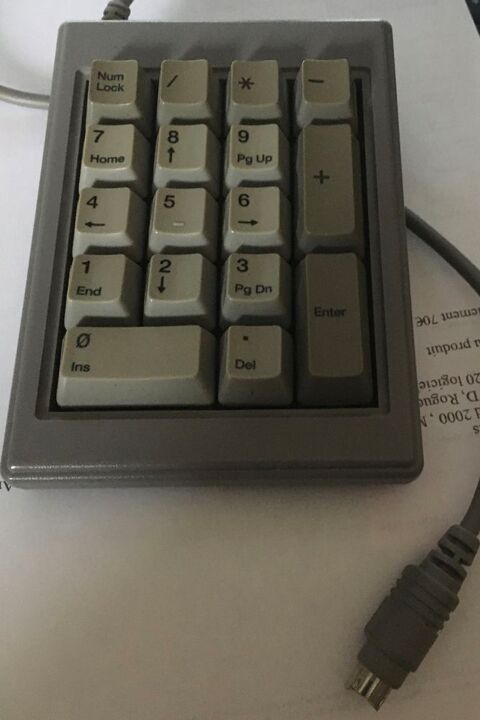 pav numrique support clavier toshiba 7 Versailles (78)