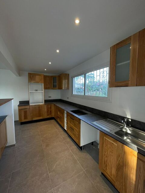  Appartement  louer 4 pices 135 m