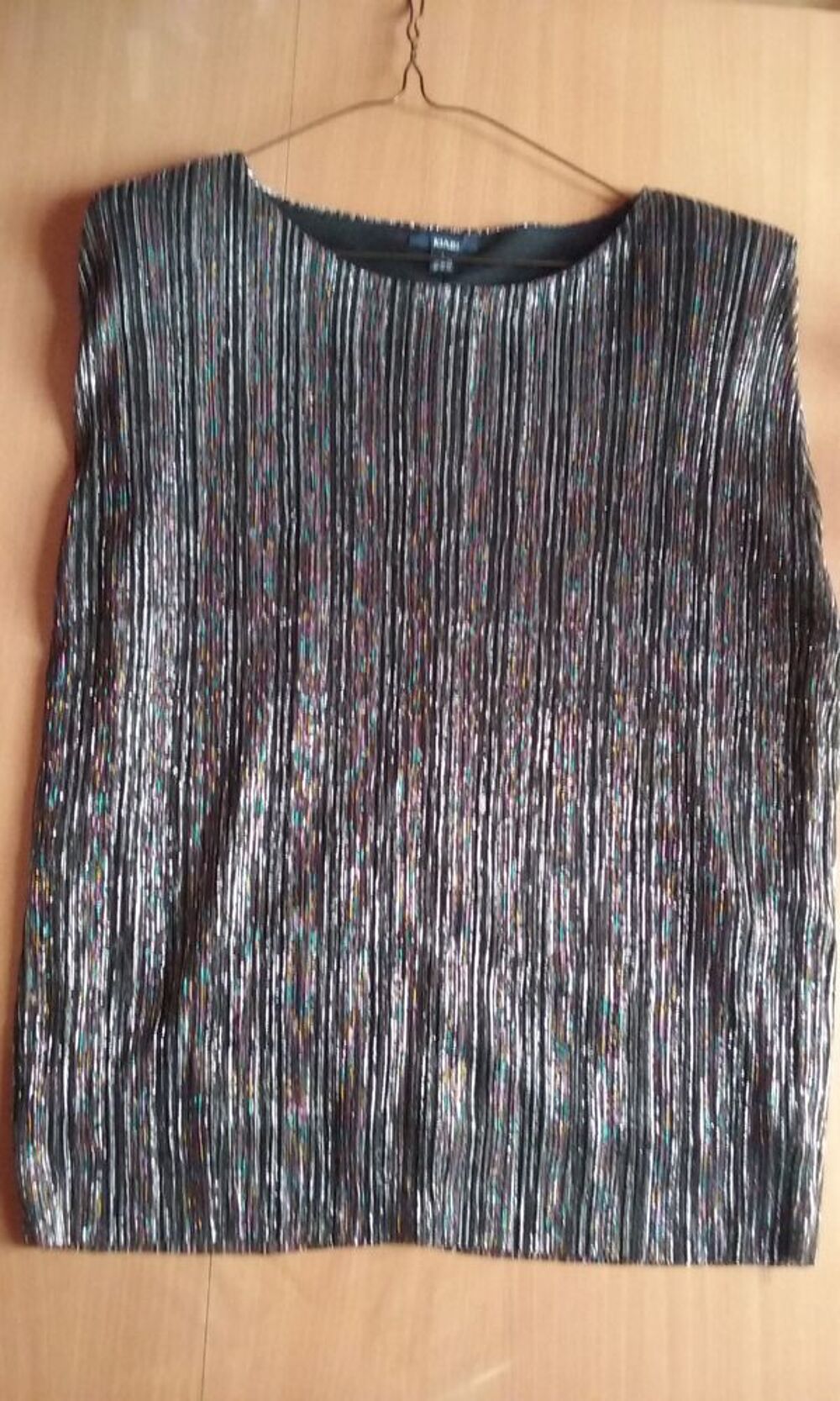 d&eacute;bardeur lam&eacute; neuf t 42 Kiabi Vêtements