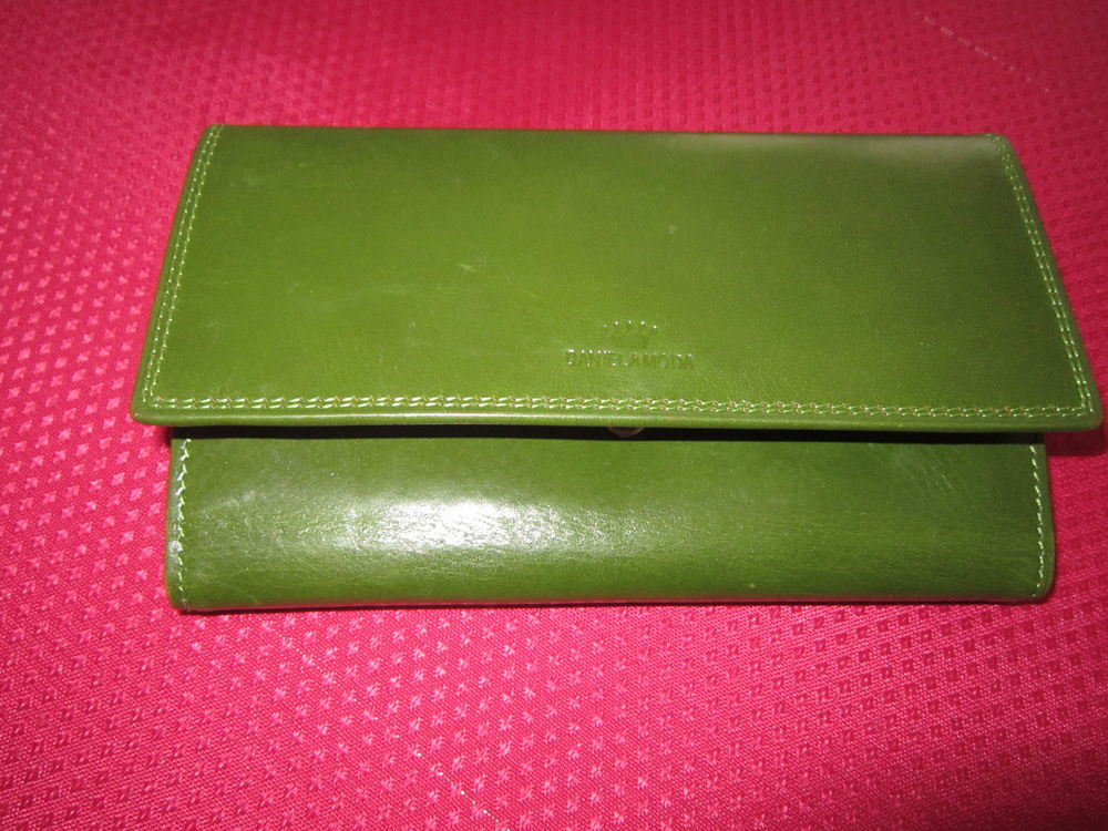 Un porte-feuille Femme Maroquinerie