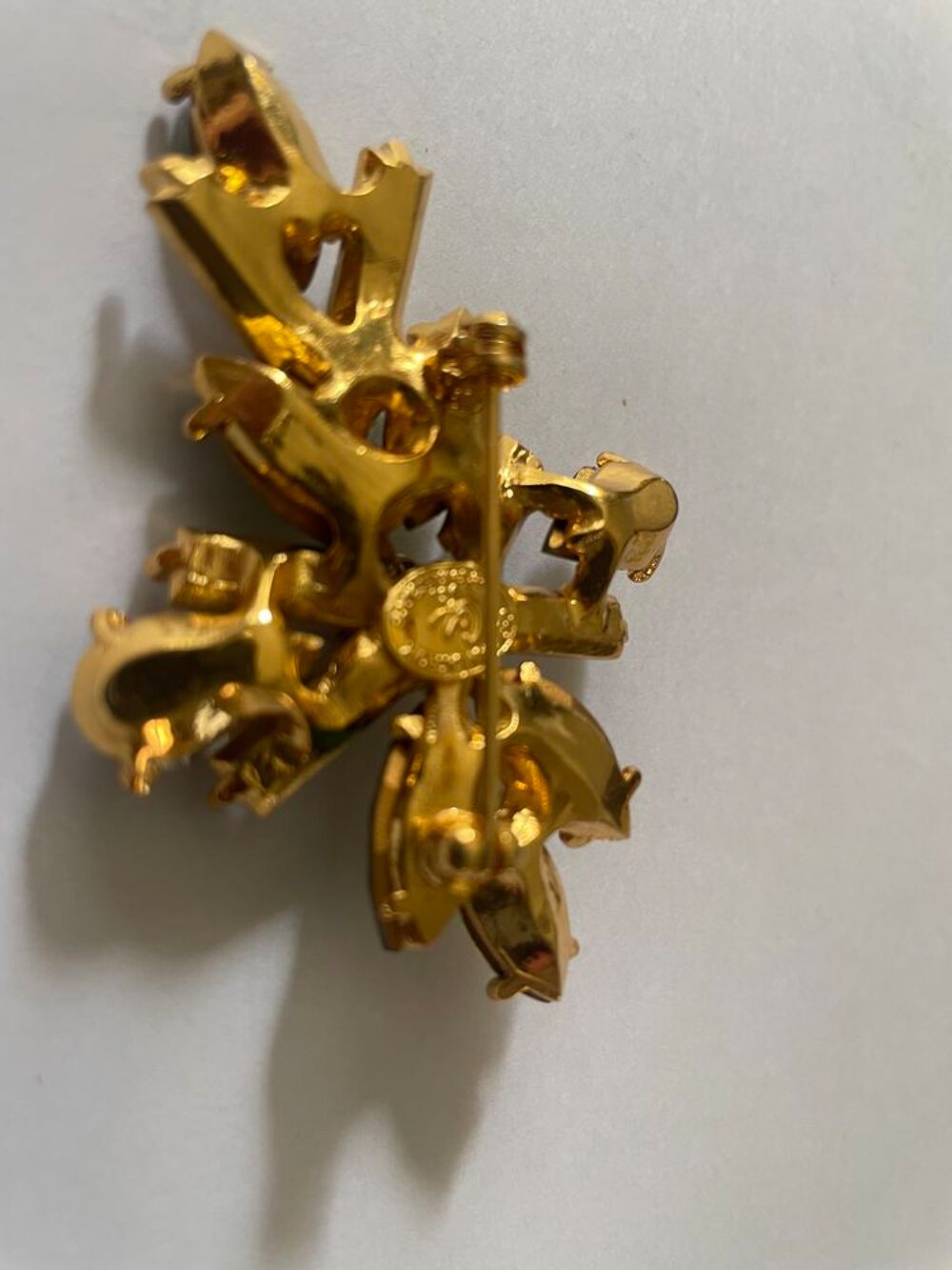 Broche Croix strass vert Crystal Christian LACROIX Bijoux et montres