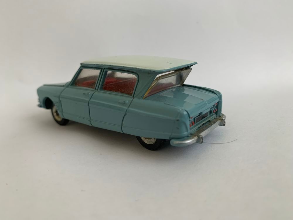 Dinky Toys France - Citroen Ami 6 - ref. 557 - 1/43 ancien 