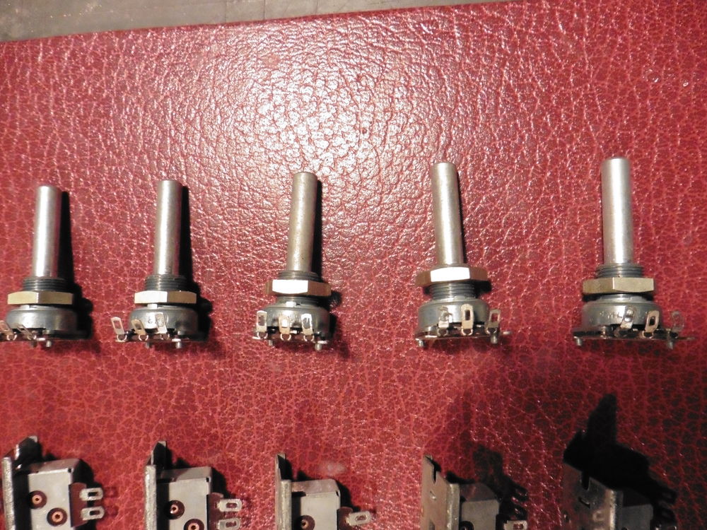 Potentiom&egrave;tres &agrave; glissi&egrave;res et rotatifs Audio et hifi