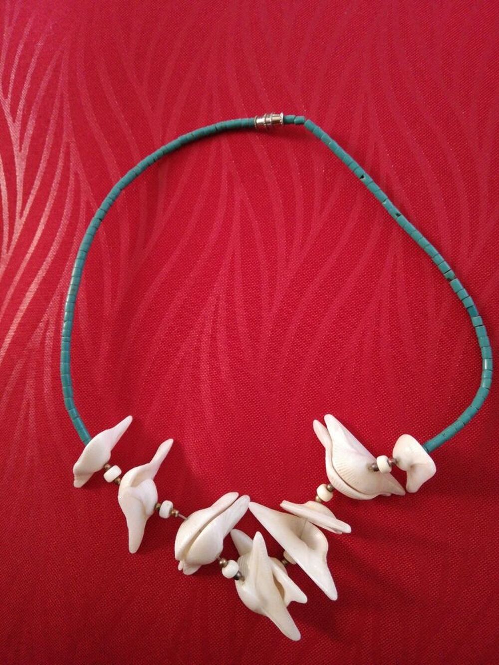ANCIEN COLLIER coquillage blanc/turquoises/VINTAGE/ann&eacute;es 70 Bijoux et montres