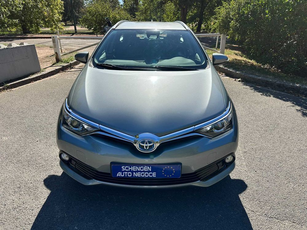 Auris Touring Sports Hybride 136h Business 2018 occasion 78110 Le V&eacute;sinet