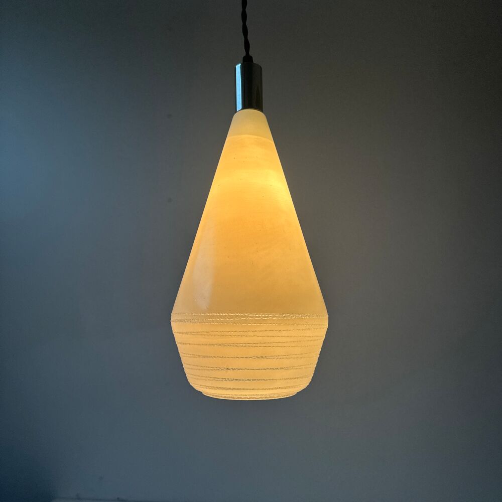 ANCIENNE SUSPENSION VINTAGE EN VERRE 1970
Décoration