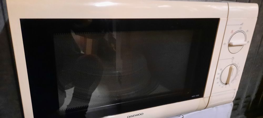 Four Micro Ondes Electroménager
