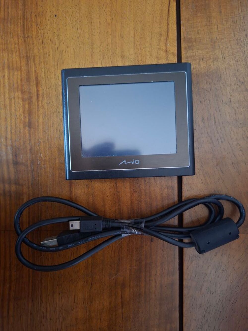 GPS Moi N 177 + C&acirc;ble de charge Téléphones et tablettes