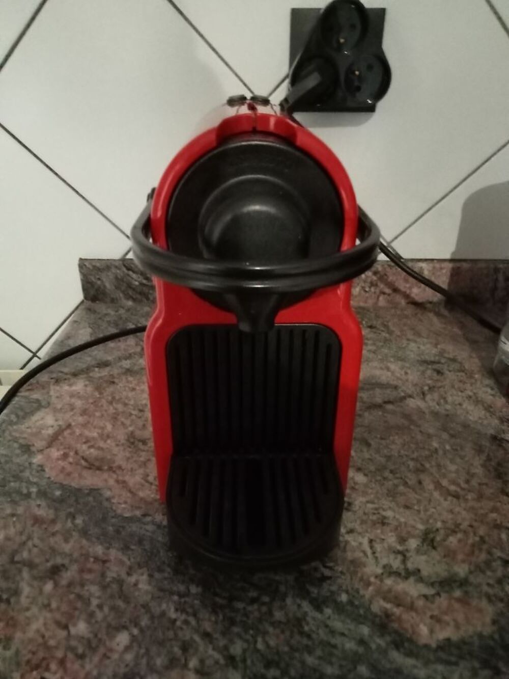 Cafeti&egrave;re NESPRESSO KRUPS Inissia &eacute;tat neuf Electroménager