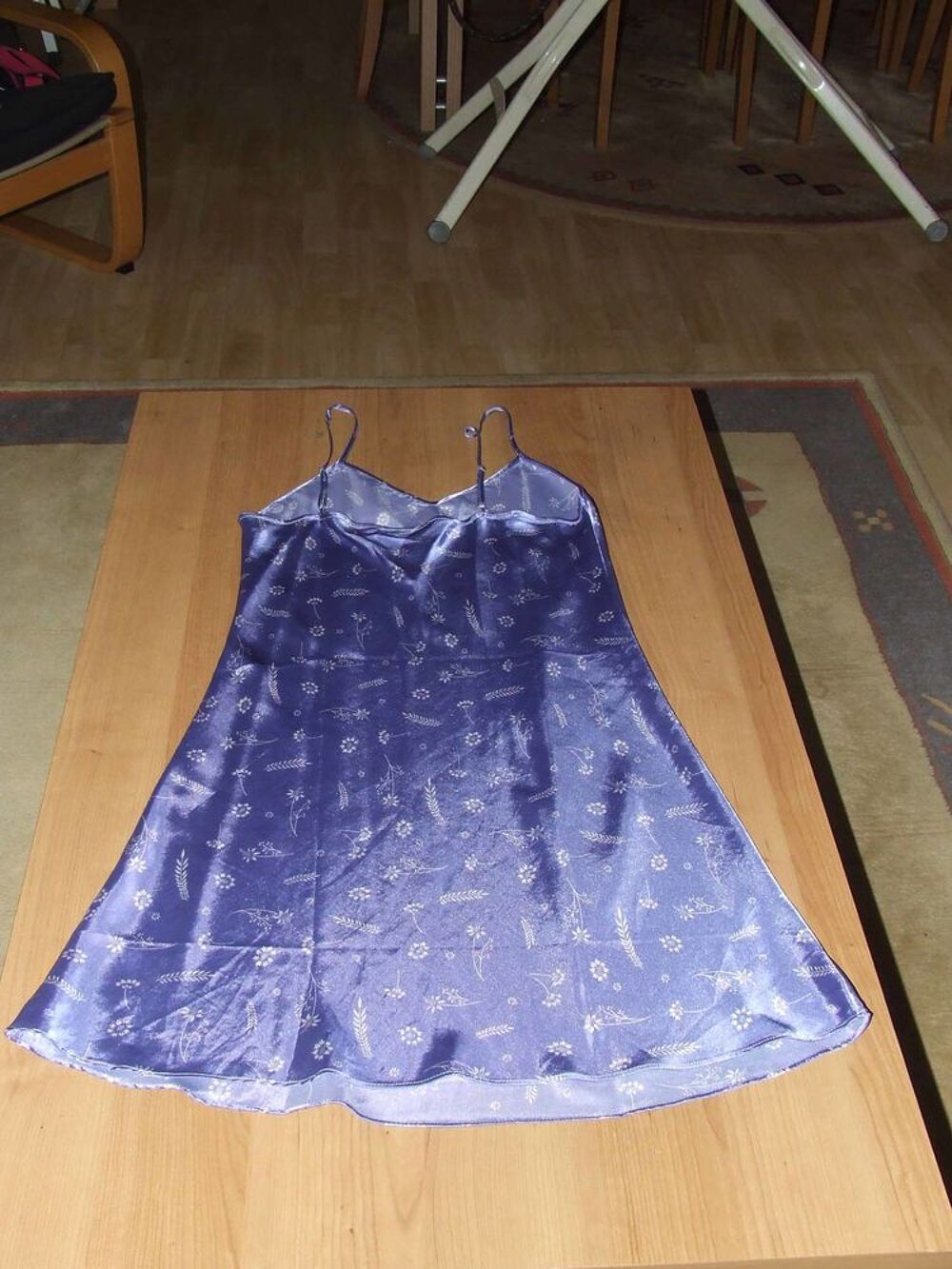Nuisette satin&eacute;e, FIORI di LOTO, Mauve, Taille L (42 44) TBE Vêtements