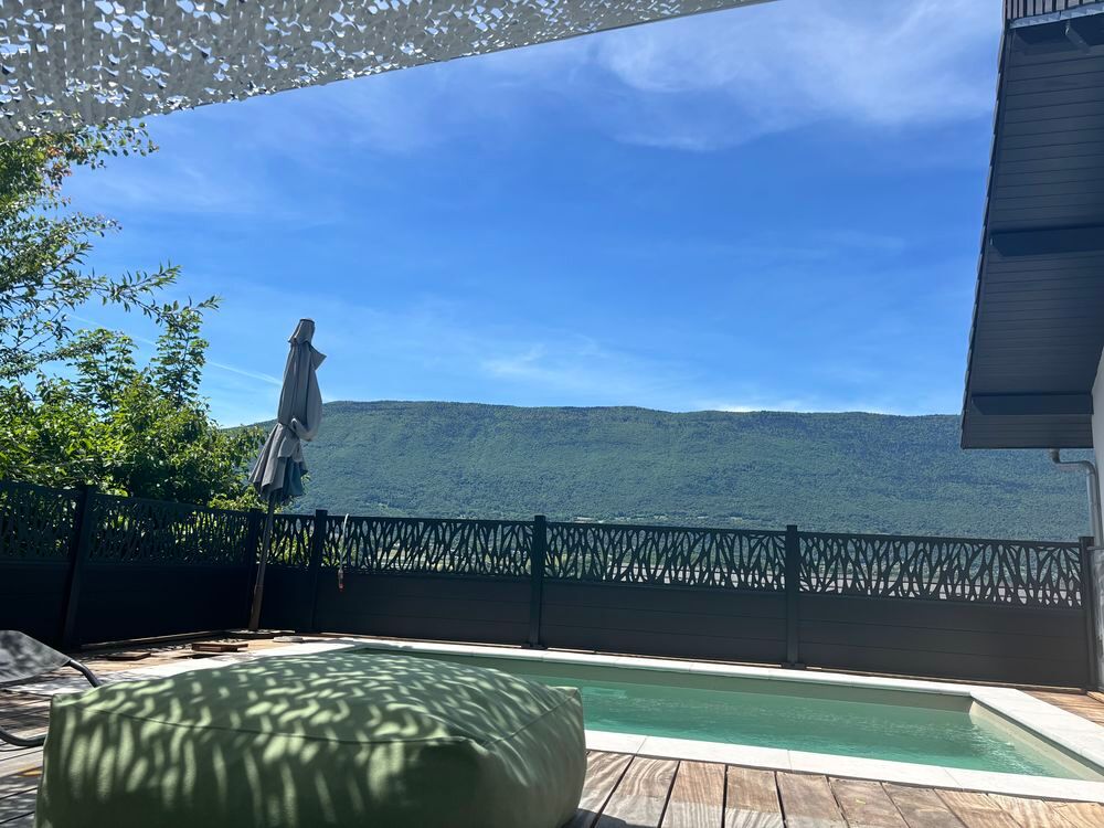 Vente Maison Belle maison avec vue Lac et Montagne ! Piscine et garage Voglans
