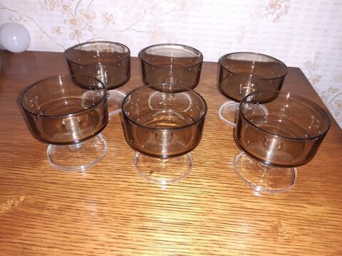 coupes � champagne ou glace... 8 Le Creusot (71)