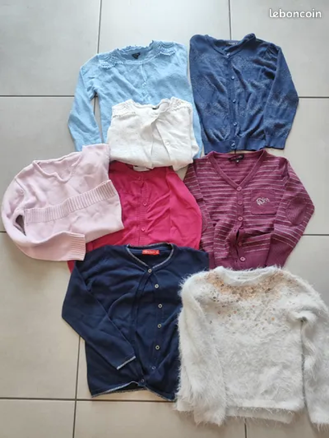 Lot jolies gilets/pulls 6 ans 23 La Roche-sur-Yon (85)