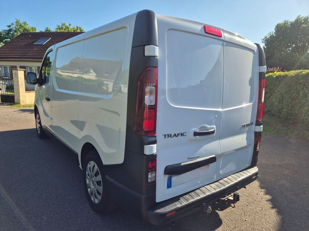 Trafic TRAFIC CA L1H1 1000 KG DCI 115 CONFORT 2015 occasion 76650 Petit-Couronne