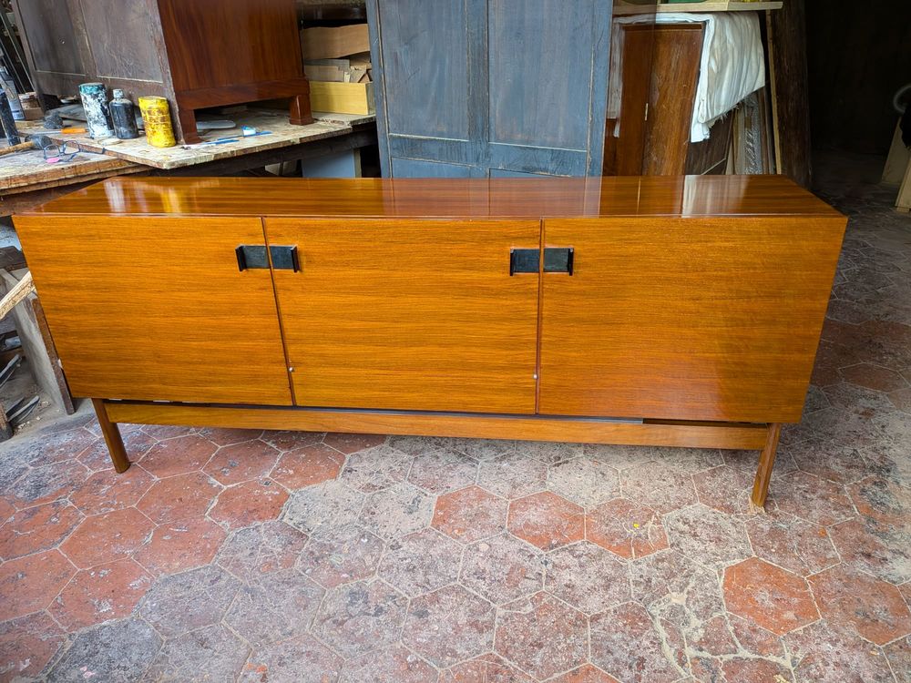 enfilade en noyer de fil, trois portes Meubles
