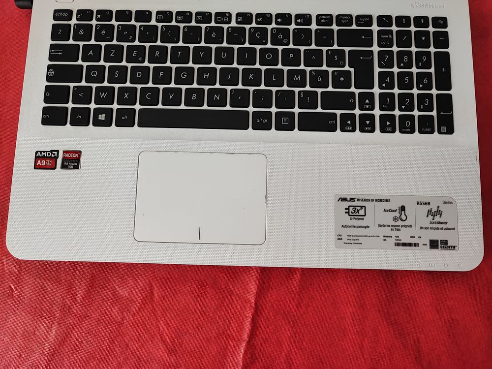 ordinateur portable ASUS R556B Matériel informatique