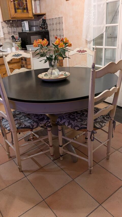 TABLE RONDE GRANIT NOIR 120 cm 450 Vendargues (34)