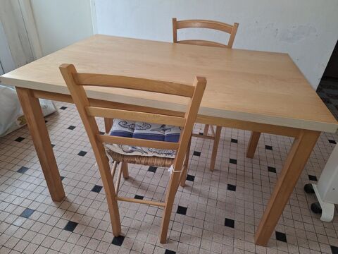 Table de cuisine ou autre et 2 chaises pailles 40 Le Fenouiller (85)