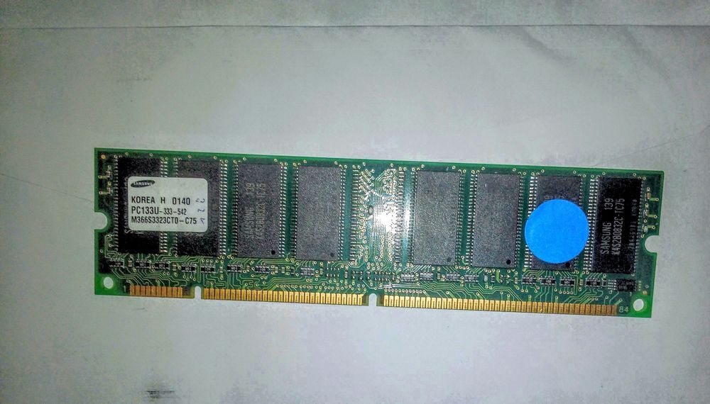 deux memoires sdram pc133. de 128mo Matériel informatique