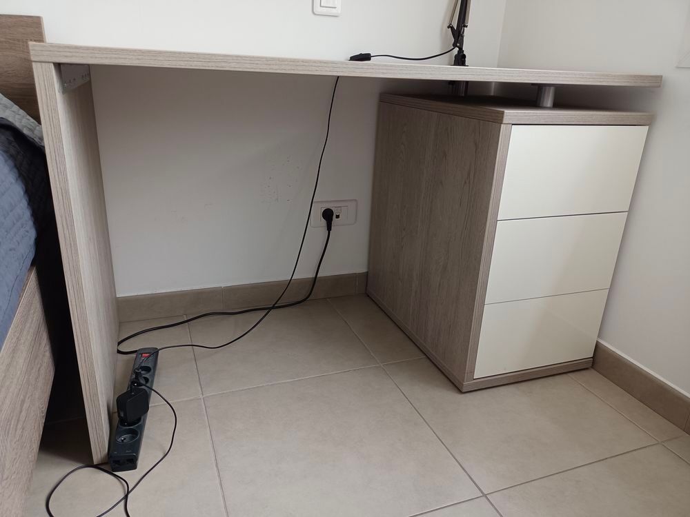 Bureau 3 tiroirs Meubles