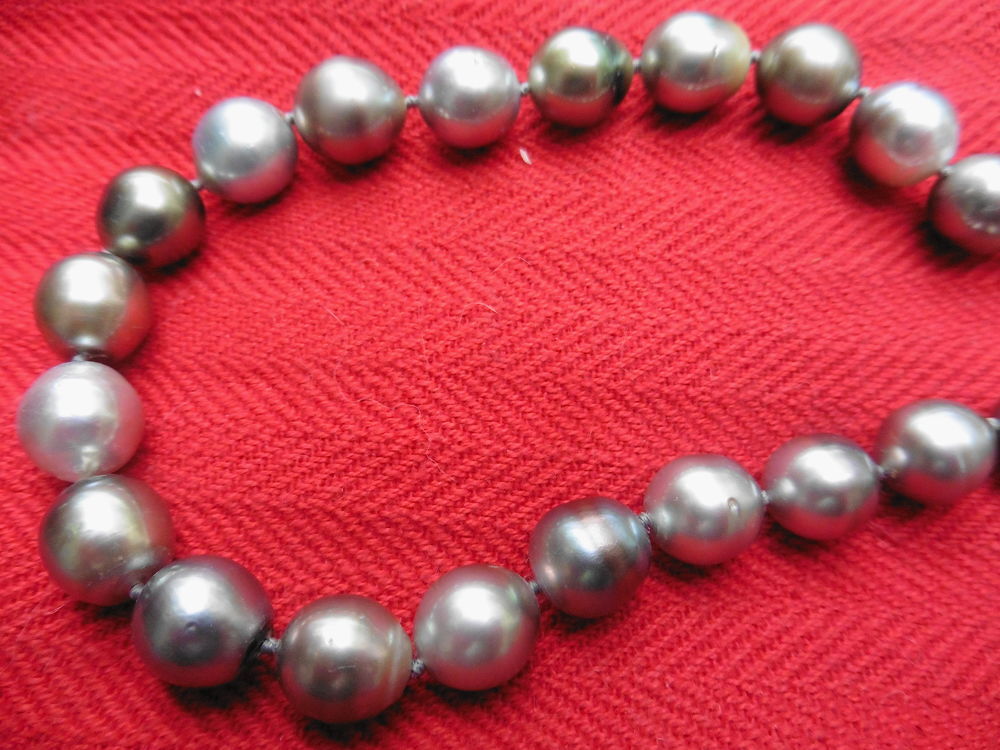  COLLIER. DE PERLES Bijoux et montres