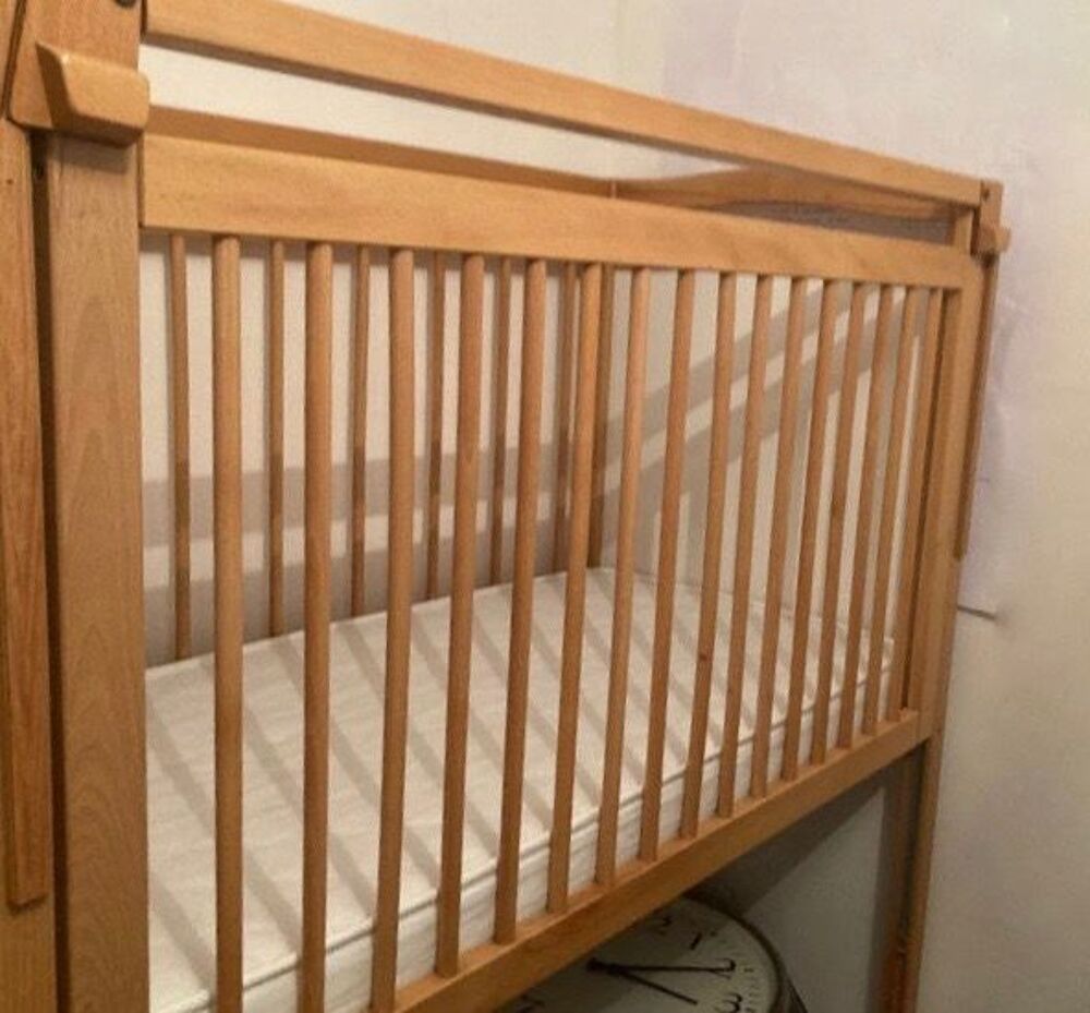 Lit haut cr&egrave;che Puériculture