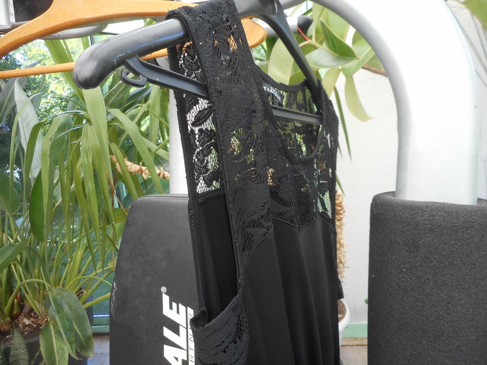 Robe noire sans manche Zara M Vêtements