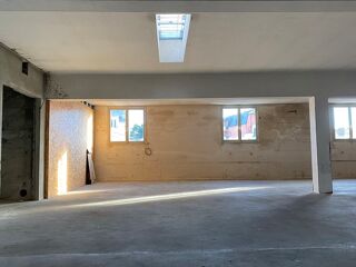  Atelier à louer 1 pièce 67 m²