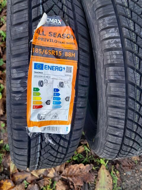 Pièces et équipements Voiture Pneu voiture - roue  occasion Abreschviller 57560