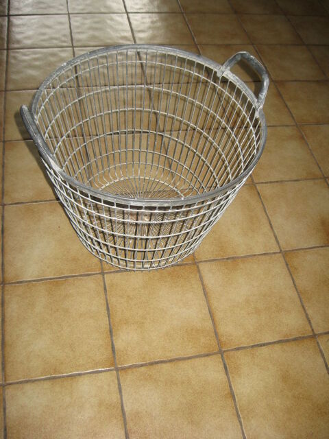 ancienne manne  pommes de terre en mtal 30 Racquinghem (62)