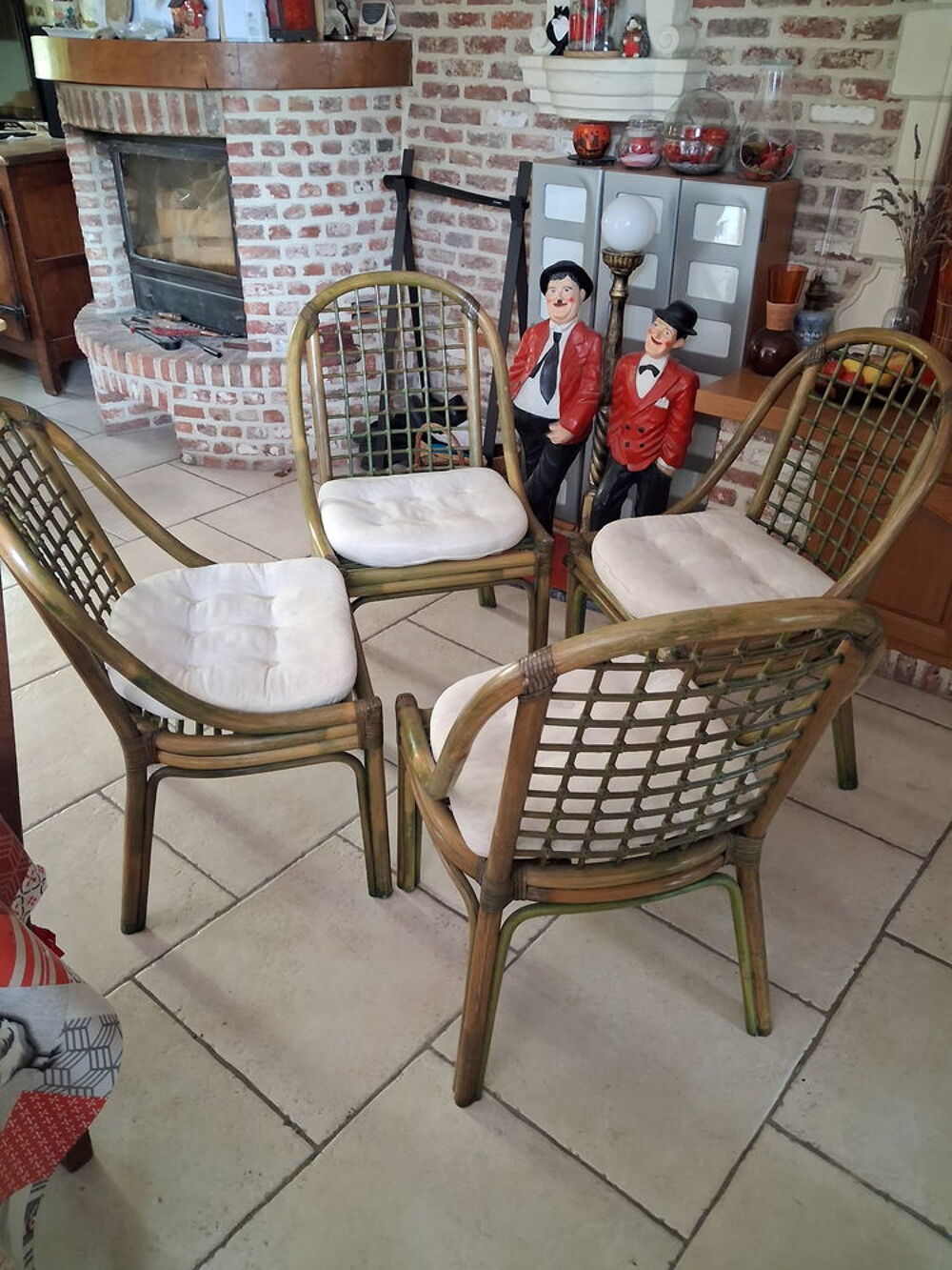 Ensemble de 4 fauteuils identiques en rotin plus coussins Décoration