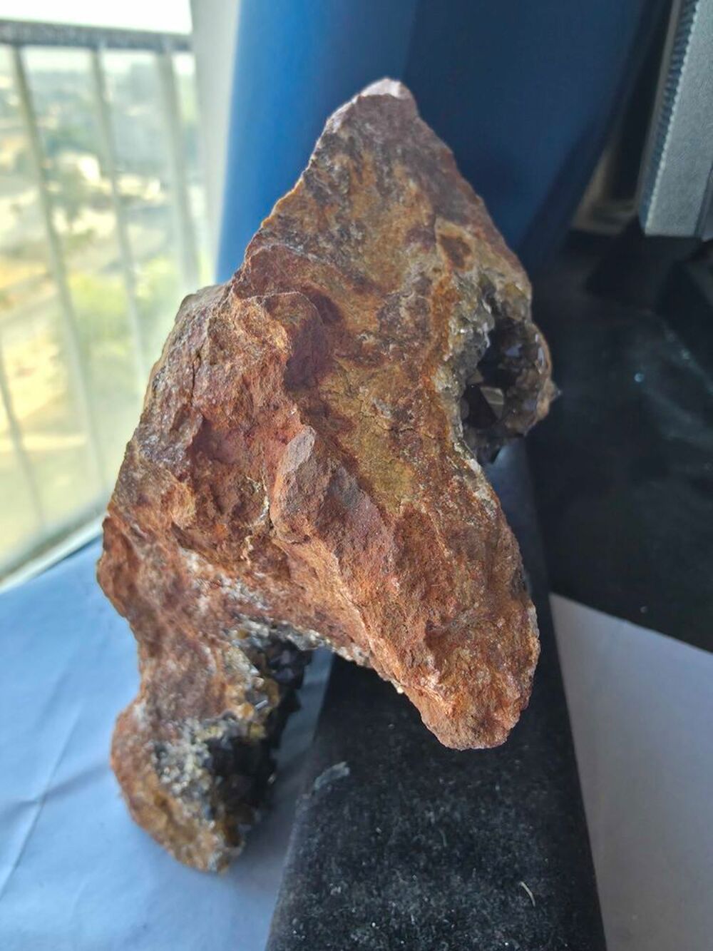 Grand Quartz Fum&eacute; du Katanga RDC-Druse Naturelle 1,05 kg 