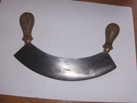 Ancien hachoir en bois et acier 30 cm de marque 	($) Sauchy-Cauchy (62)