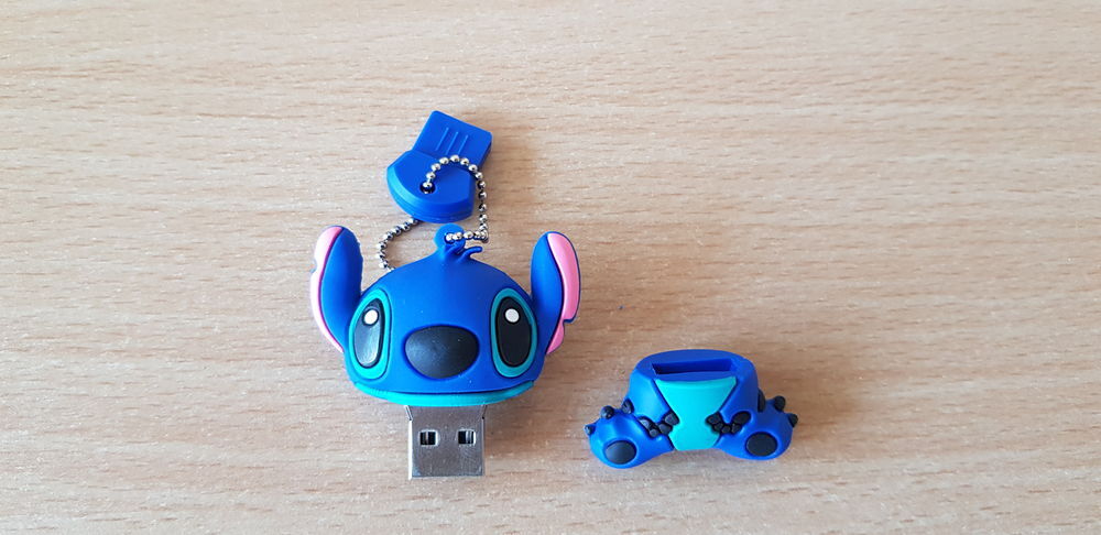 Cl&eacute; usb 8 go fantaisie stitch
mod&egrave;le n&deg;2
jamais utilis&eacute;e Matériel informatique