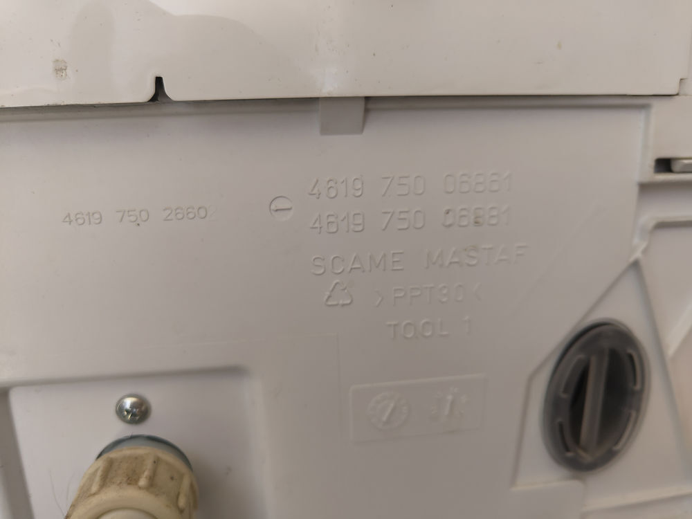 Machine &agrave; laver FAR Model LT510H19W Capacit&eacute; 5.5Kg Electroménager