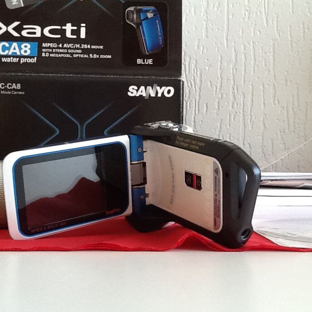 CAMESCOPE SANYO WATERPROOF Photos/Video/TV