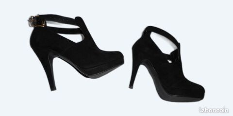 Chaussures en cuir noir  talons de 11 cm pointure 36 10 Montpellier (34)