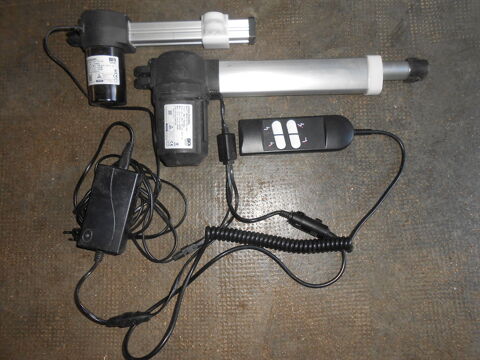 ensemble de deux moteurs 24 V DC telecommand�s (113) 45 Vend�me (41)