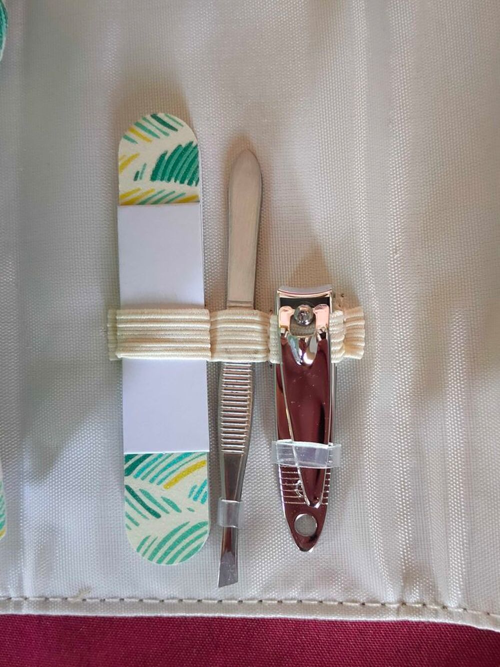 Trousse &agrave; toilette &eacute;crue en toile neuve Maroquinerie