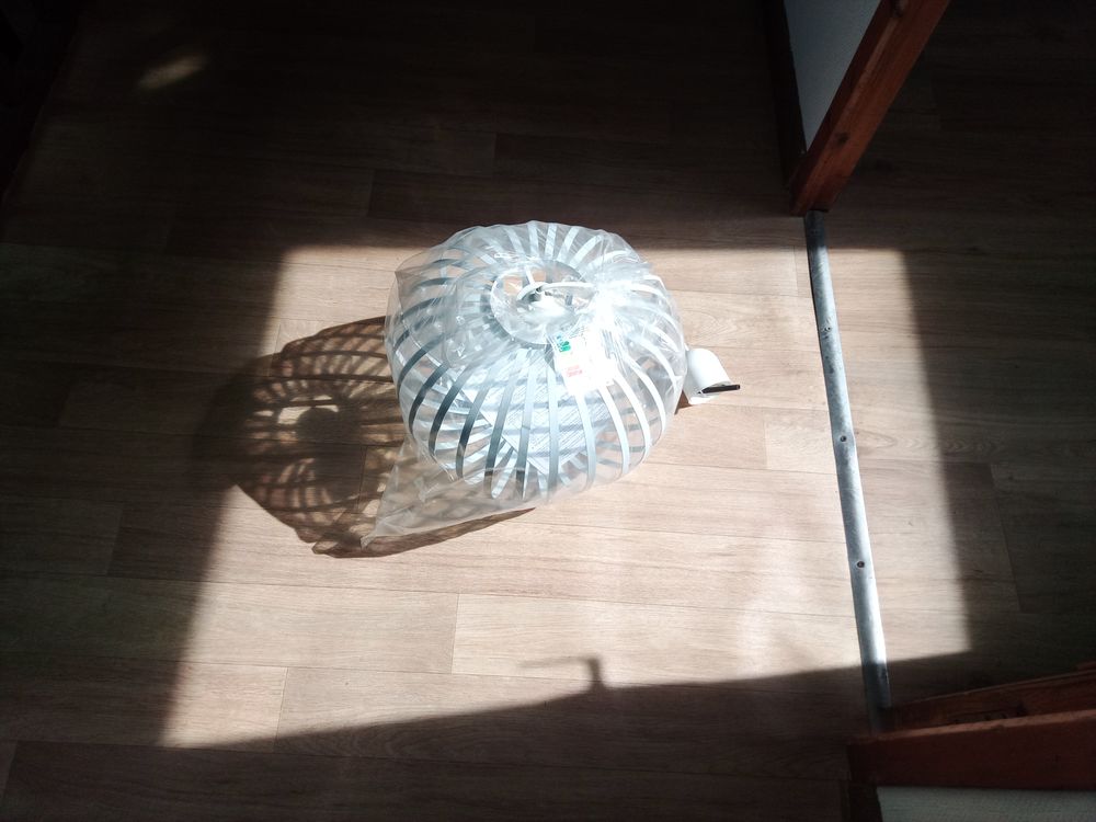 DAVOS Lustre - suspension lamelles forme boule blanche Décoration