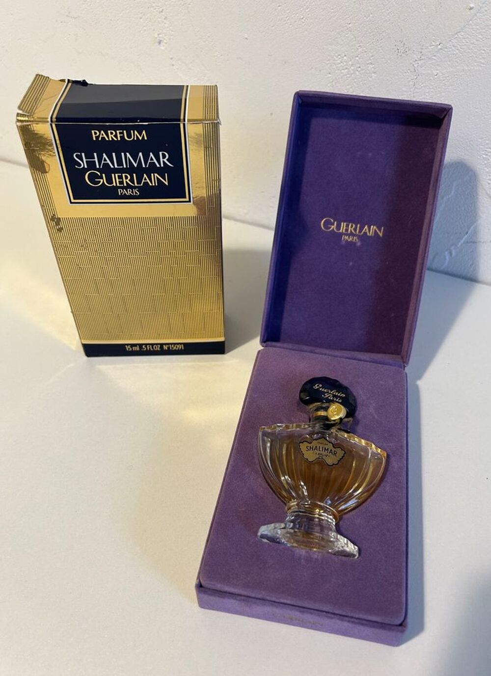 FLACON GUERLAIN AVEC BO&Icirc;TE VELOURS et CARTON 