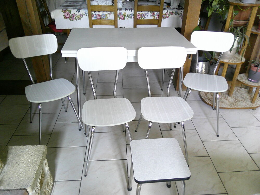 tables chaises en formica Meubles