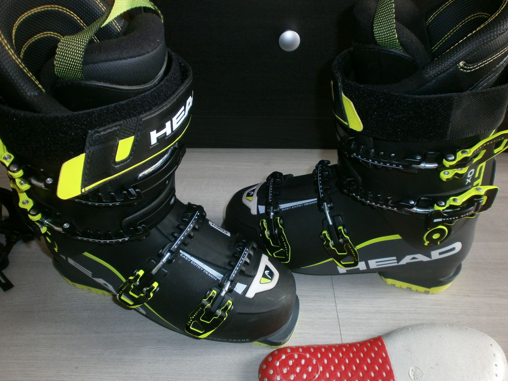 ski,baton,chaussure etat neuf prix 400 Sports