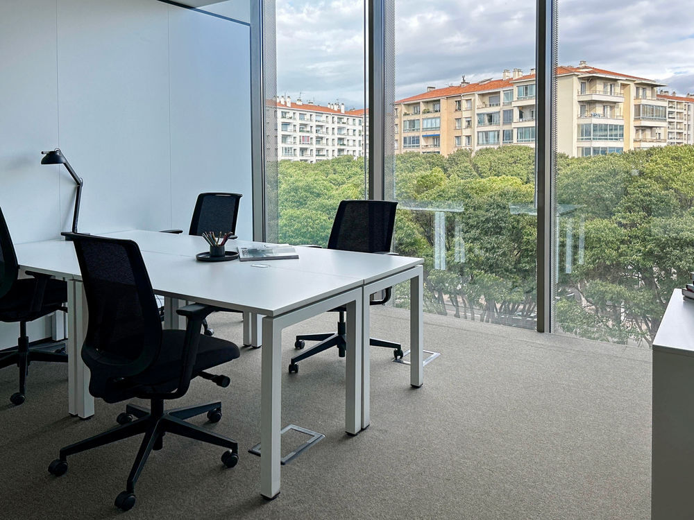   De magnifiques bureaux sur mesure pour 3 personnes à Marseille, Spaces Boulevard Michelet Marseille 8