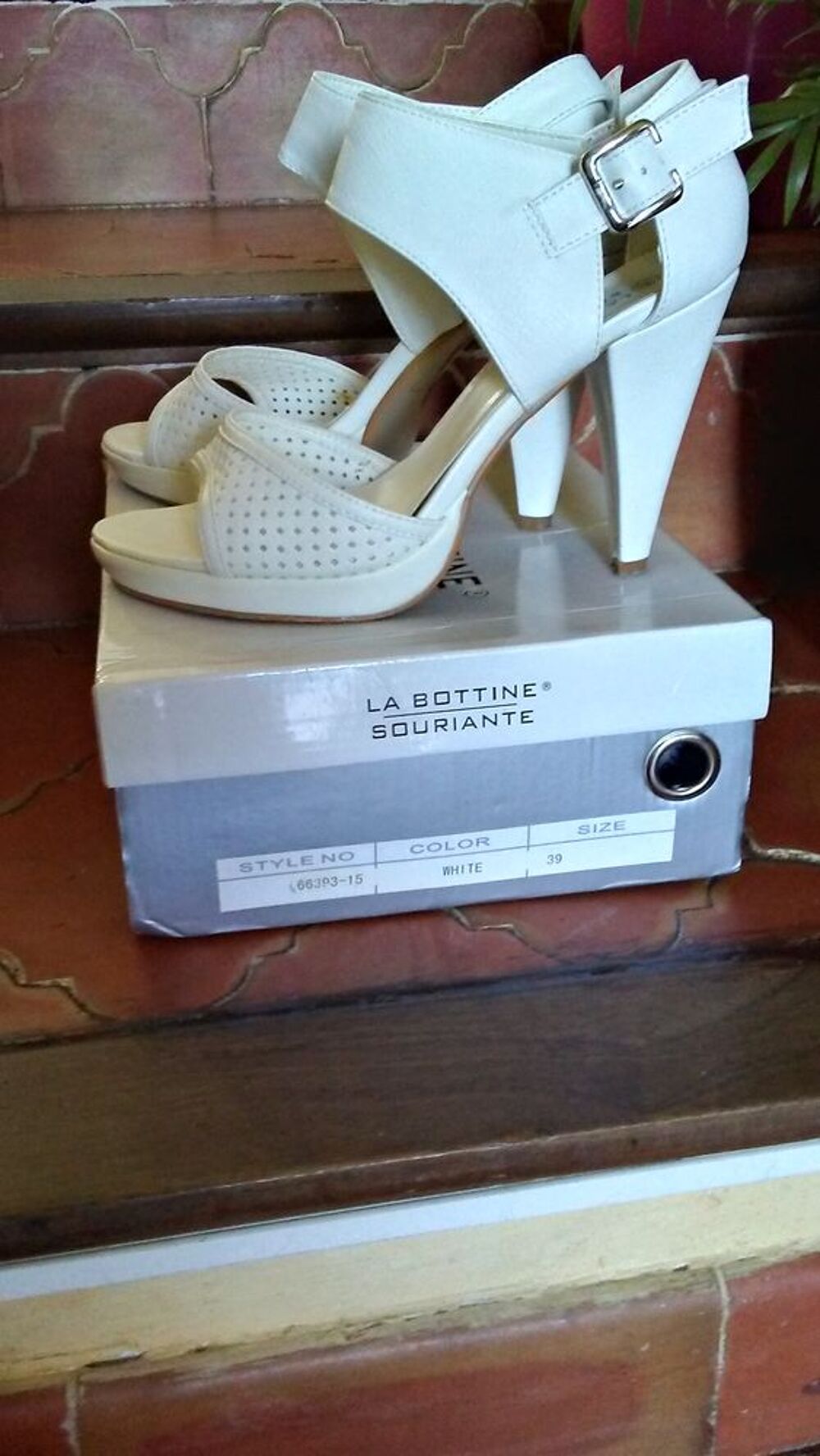 Sandales blanches talons T39 Chaussures