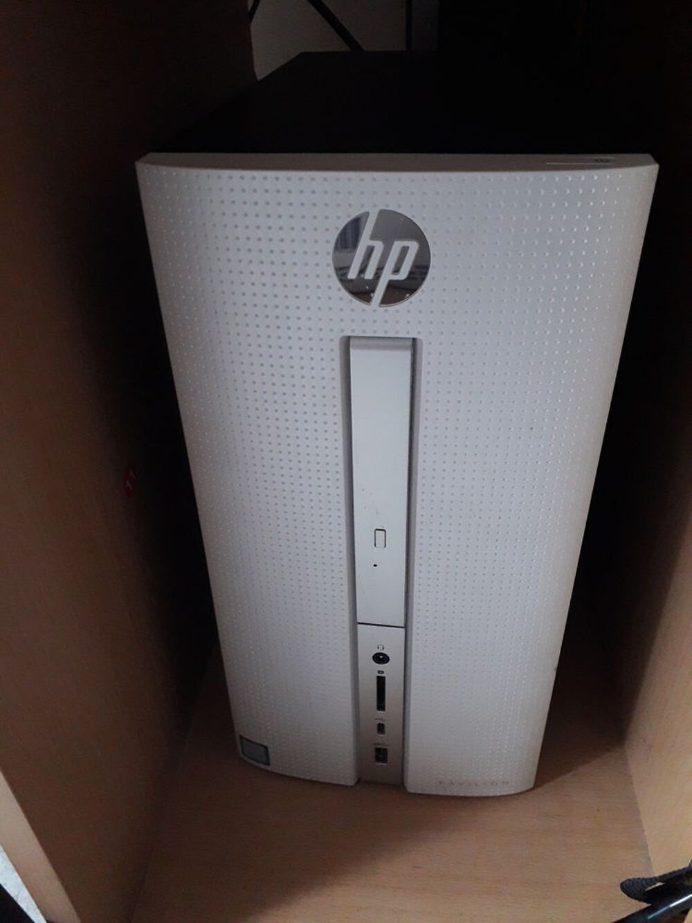  HP PC Pavilion- 570p036nf avec &eacute;cran 24&quot;,clavier et souris Matriel informatique