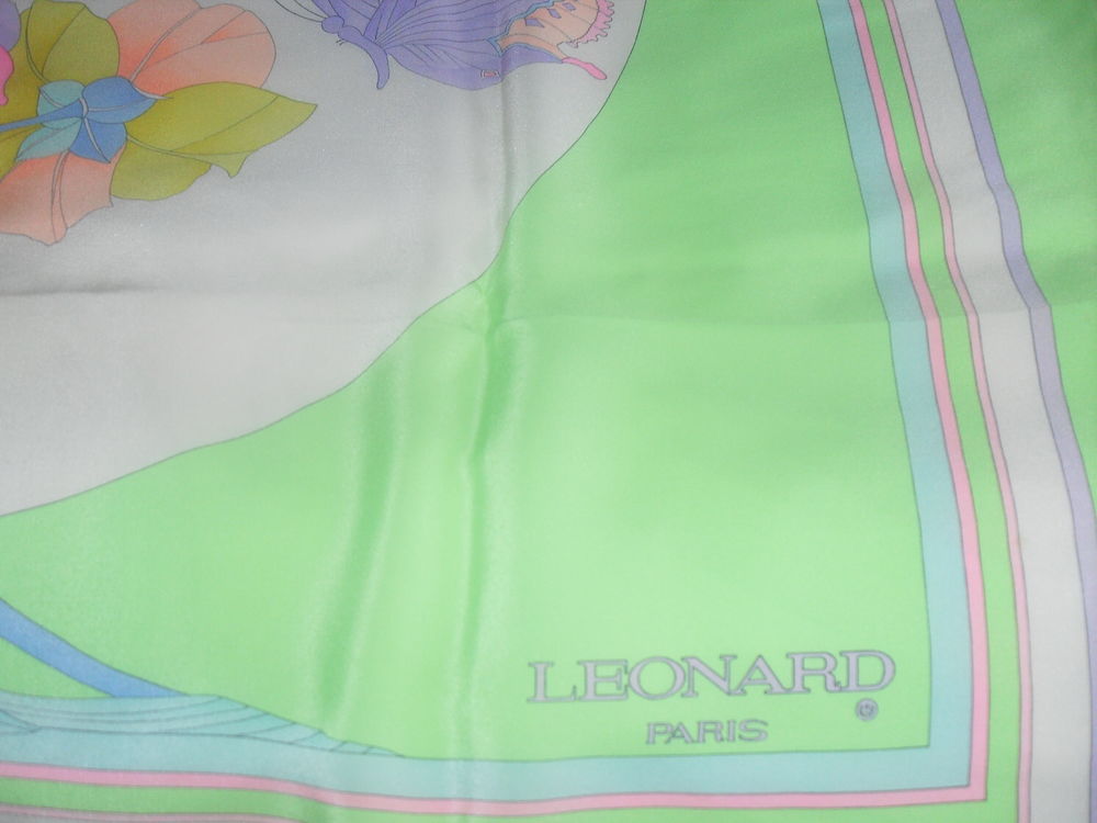 Foulard de marque Vêtements