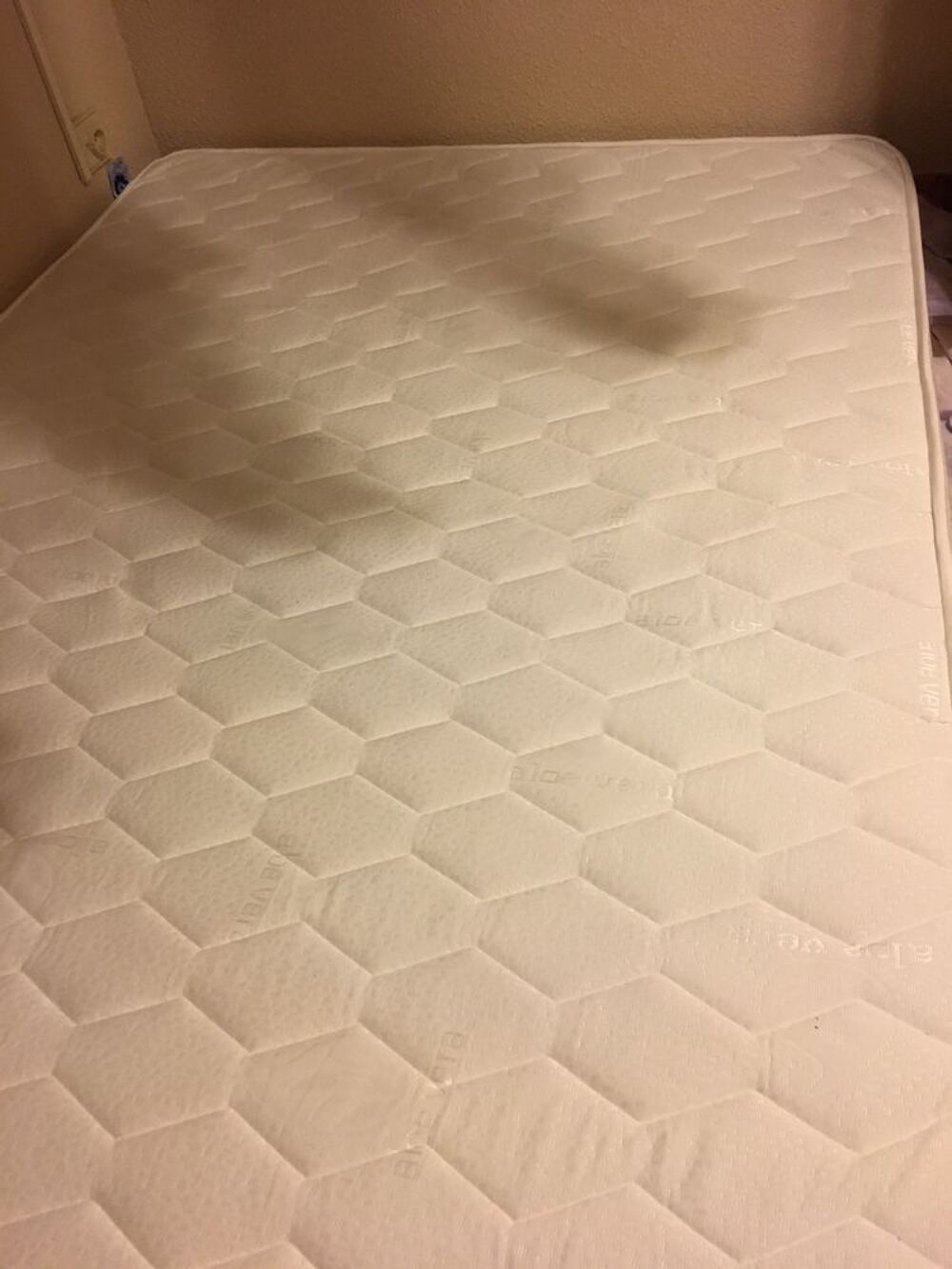 Matelas mousse NEUF
Meubles